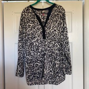 Vince Camuto black white blouse Medium